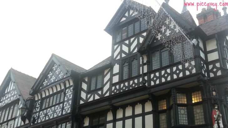 Chester: 9 Must See Places – City Walls + Afternoon Tea