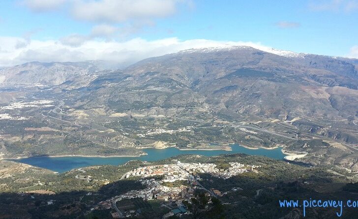 Hiking in Lecrin ValleyPinos del Valle