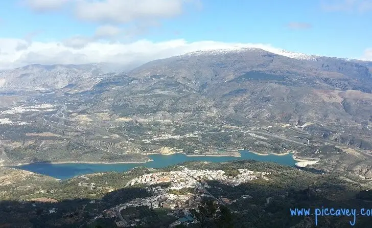 Hiking in Lecrin ValleyPinos del Valle