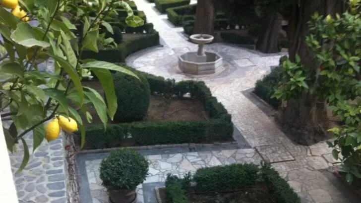 Gardens in Granada – Spanish Fragrance and colour