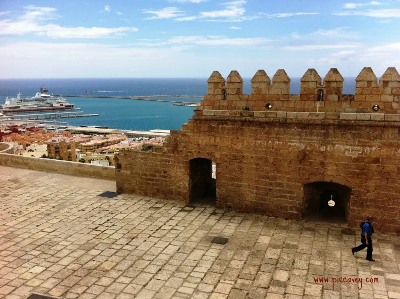 Alcazaba de Almeria by piccavey