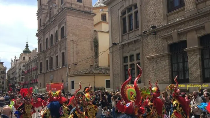5 Reasons to Explore Spain while you are Young
