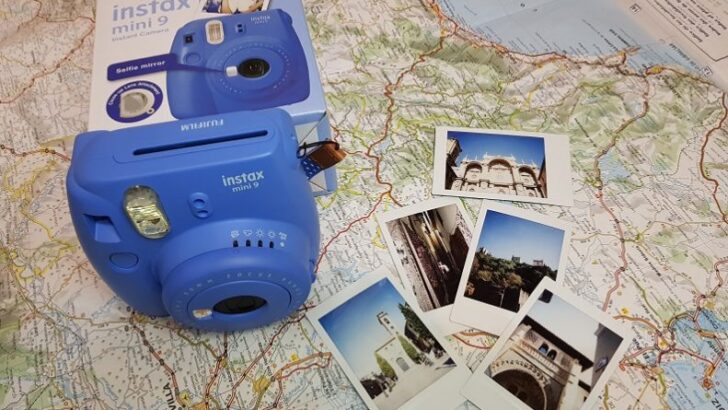 Best Ways to Share Travel Memories with Your Friends
