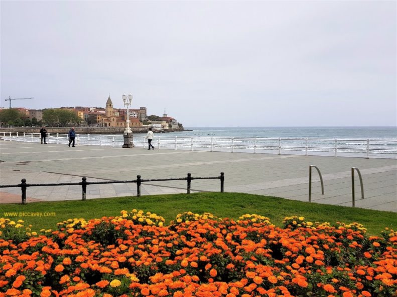 Gijon Playa de San Lorenzo