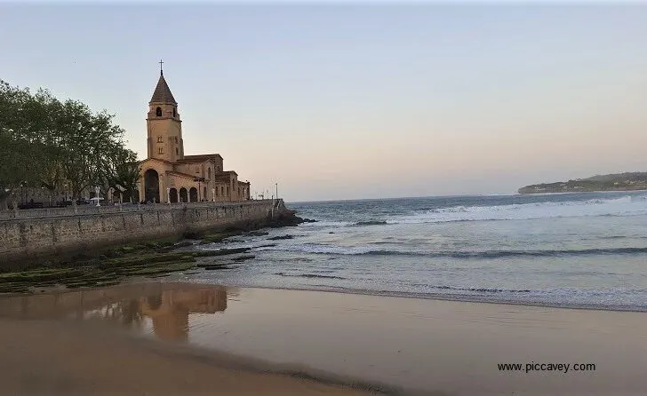 Playa de San Lorenzo Gijon Asturias Spain by piccavey