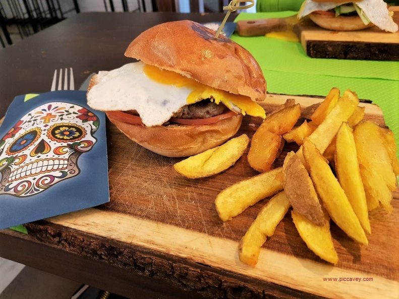 Pura Vida Burger Drinks Granada local restaurants