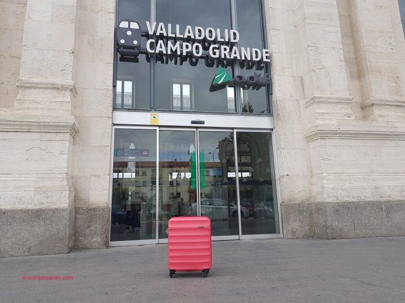 Train Station Suitcase Trolley Valladolid Campo Grande Gladiator Grow up