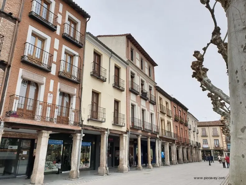 Alcala de Henares Spain by piccavey