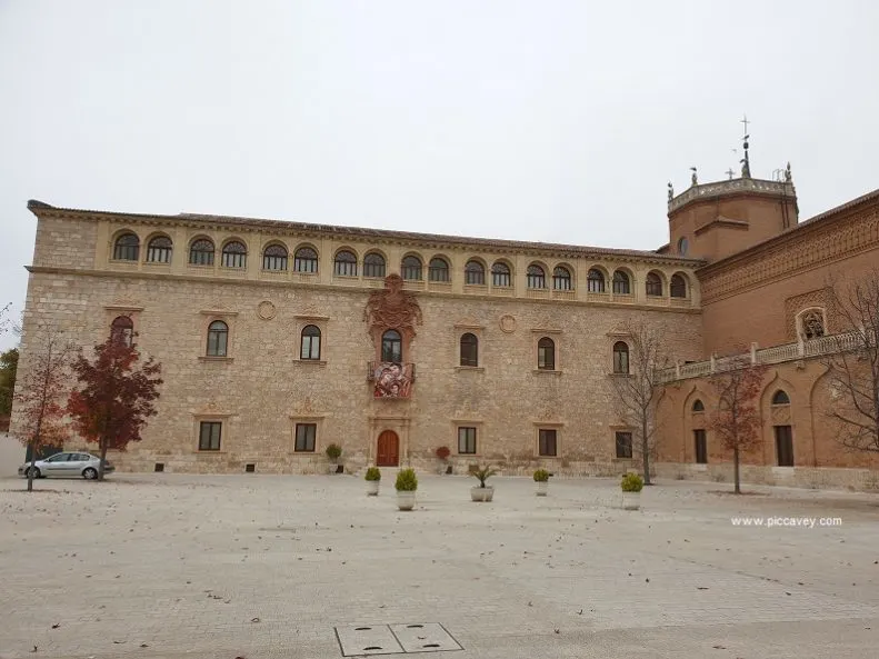 Alcala de Henares Spain by piccavey