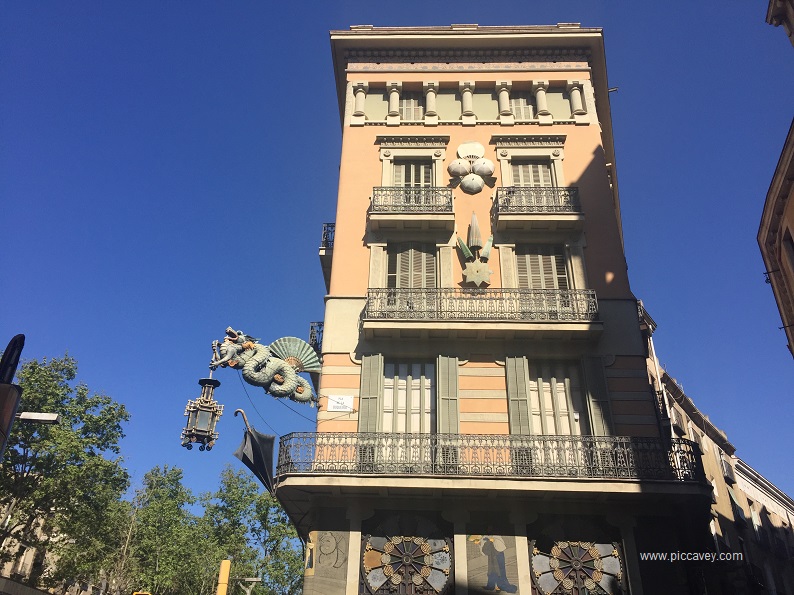 Barcelona Casa del Paraguas