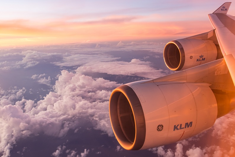 KLM plane photo by Emiel Molenaar on Unsplash