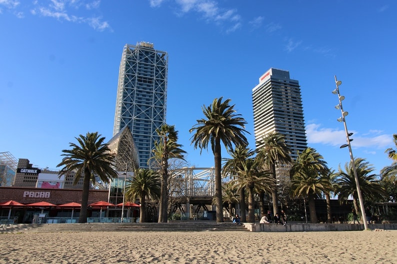 Barcelona Port Olympic by Julian Grüneberg on Unsplash