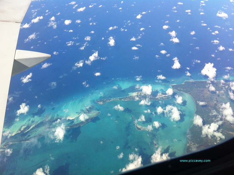 Aeroplane-flight-over-Caribbean-Miami