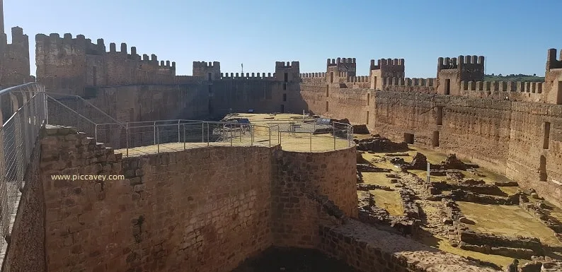 Baños de la Encina Castillo de Burgalimar