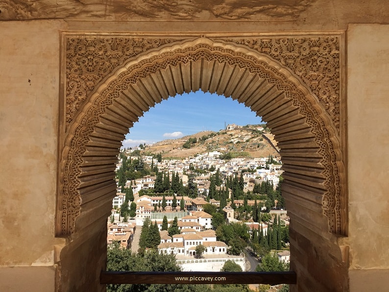 Palacio-del-Partal-Generalife-Alhambra-Granada-Spain