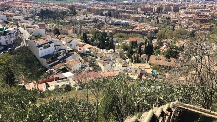 Earthquake !  The Tremors in Granada, Spain