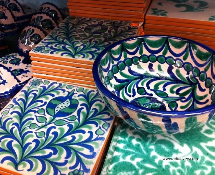 Fajalauza Typical Granada ceramic pottery