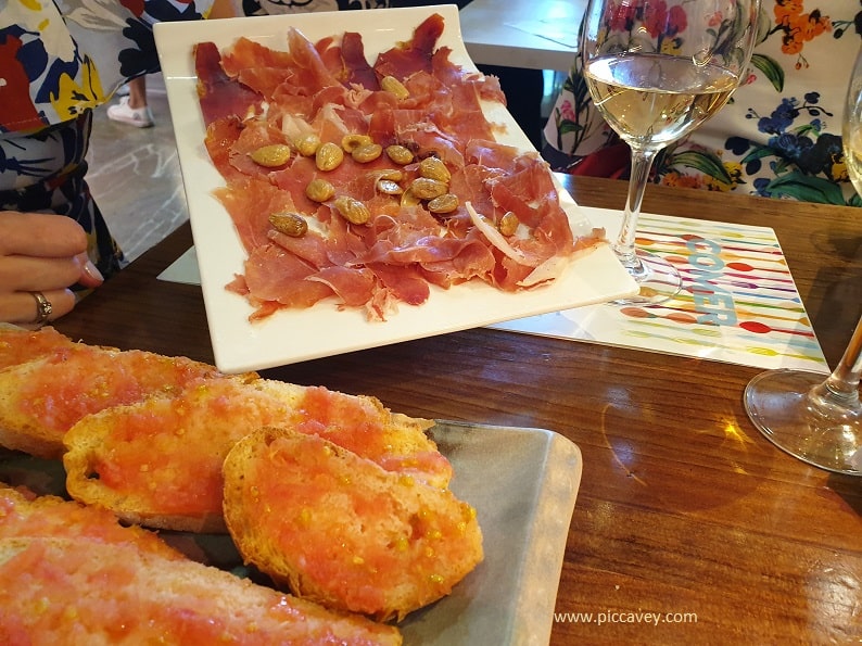 Ham and almonds tapas plate