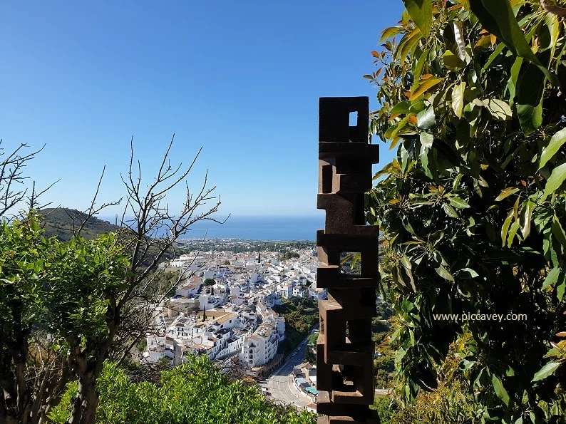 Sculptures Castillo de Lizar