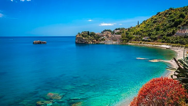 The White Lotus Vacation Spots for Glamourous Holidays